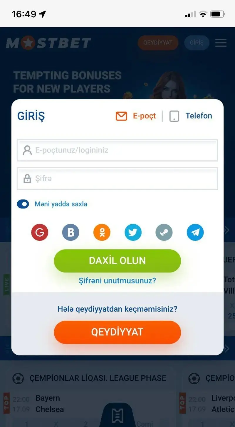 Giriş forması — e-poçt, telefon və sosial şəbəkə ilə